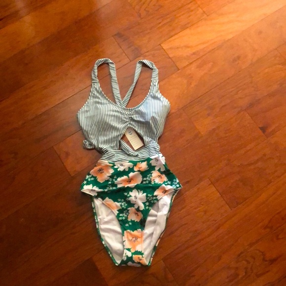 beachsissi one piece - Picture 1 of 3